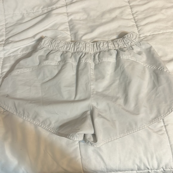 old navy white athletic shorts, size XS - Picture 2 of 4
